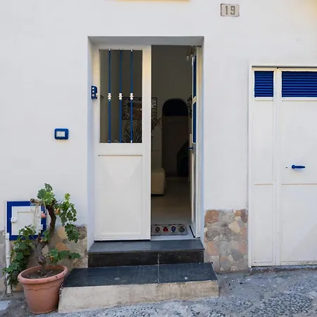 Casa Eolo * Torre Annunziata